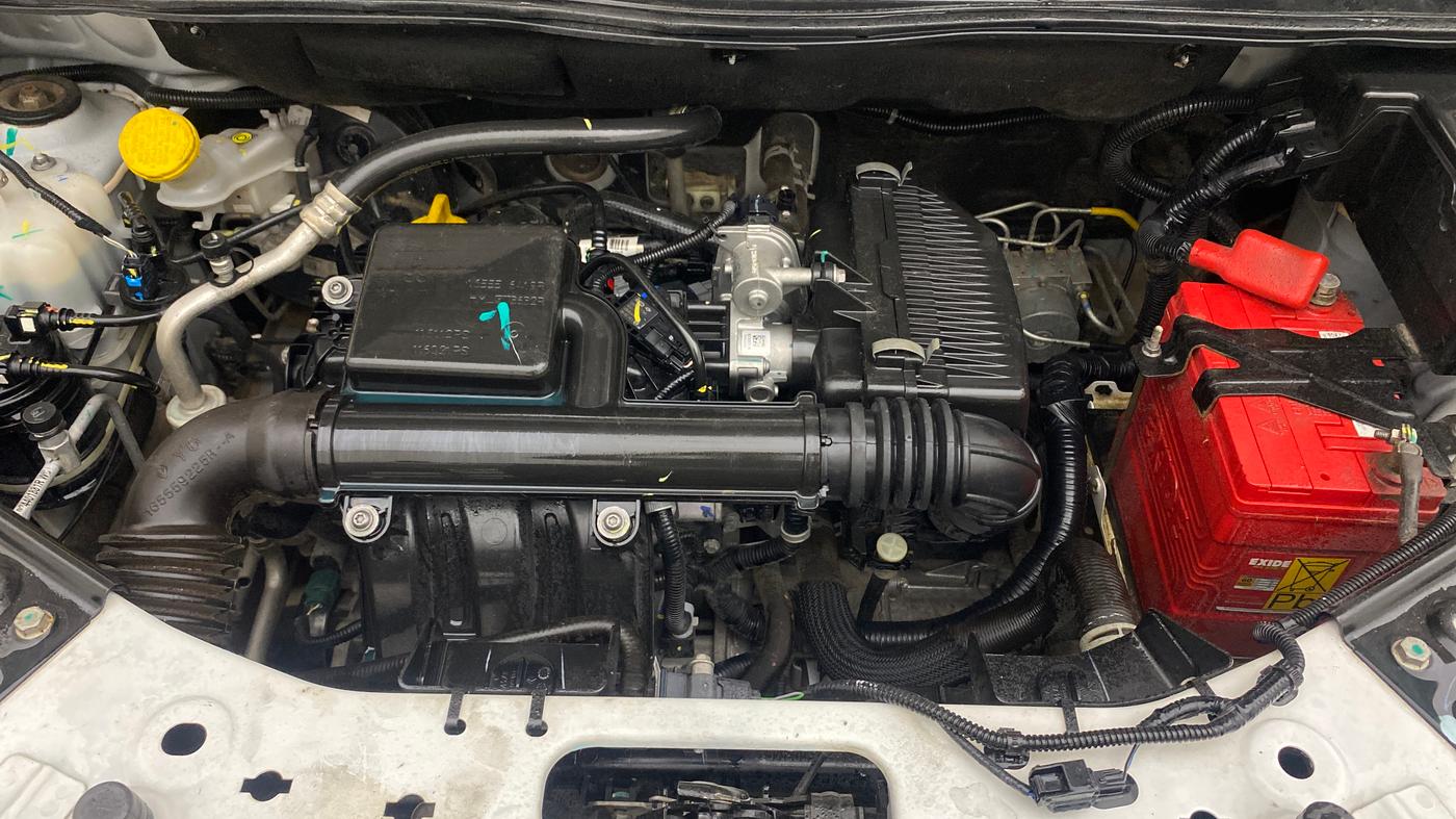 2023 Nissan MAGNITE XV MT, Petrol, Manual, 26,895 km, Engine View
