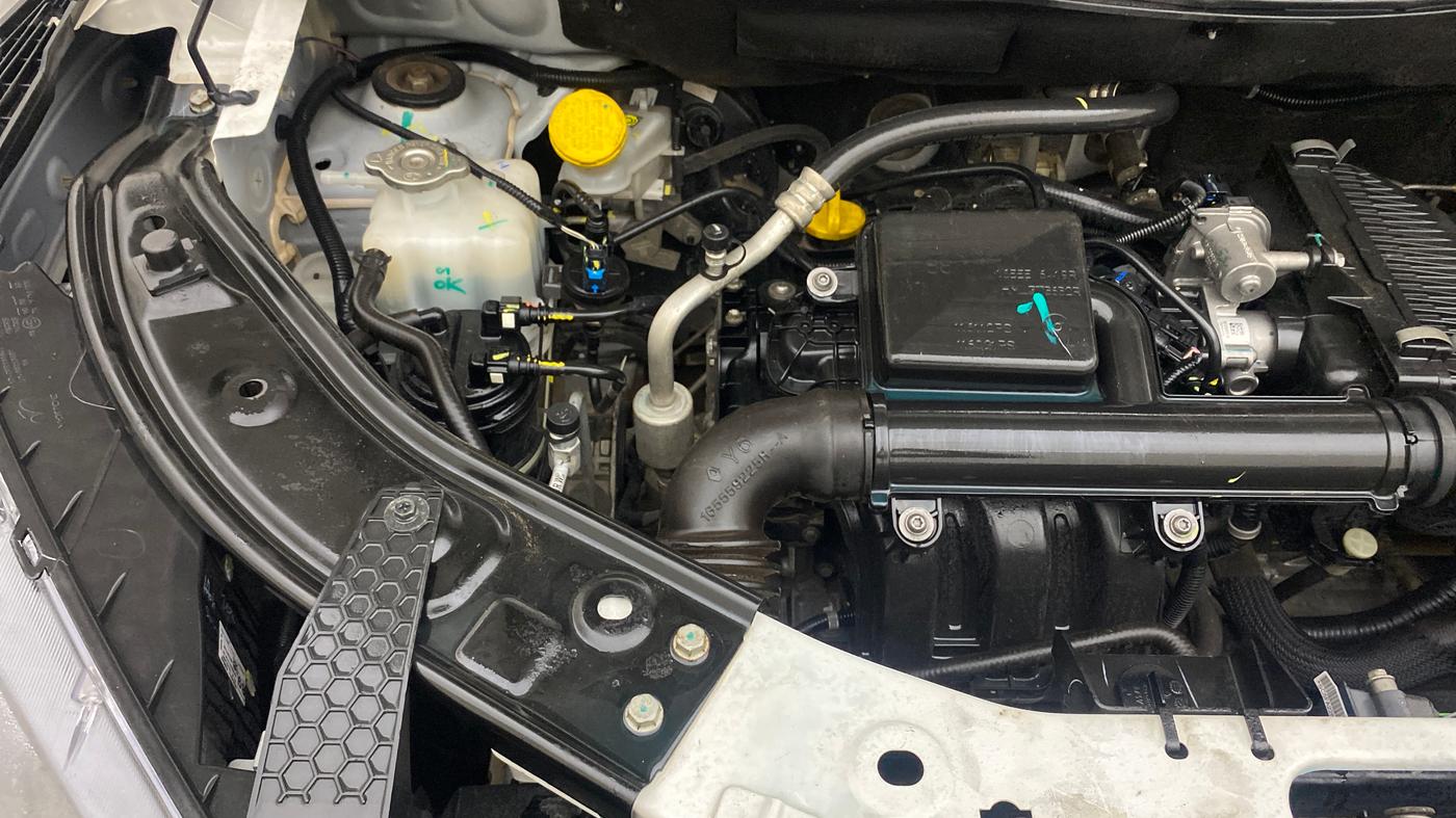 2023 Nissan MAGNITE XV MT, Petrol, Manual, 26,895 km, Engine View - Right