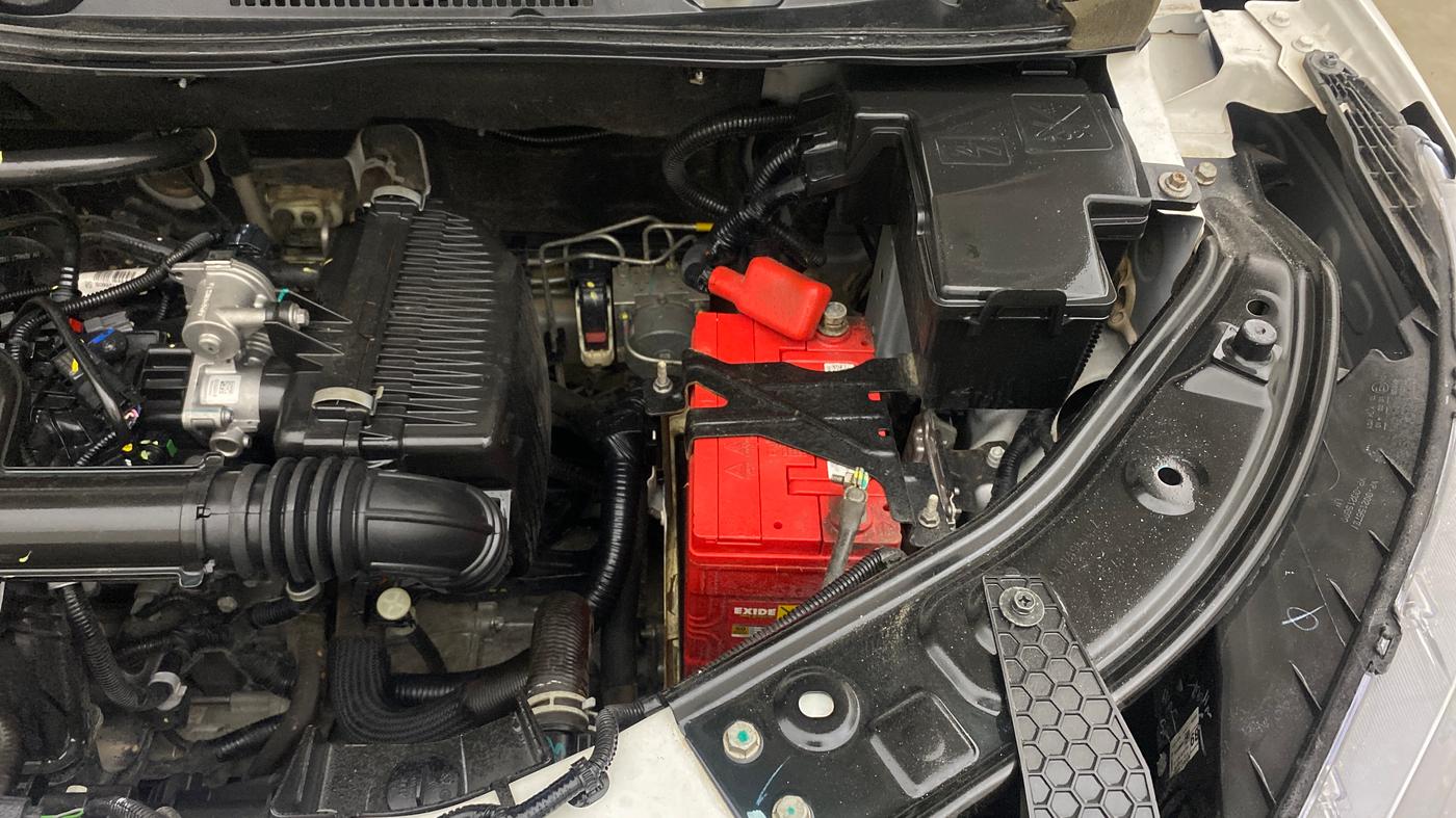 2023 Nissan MAGNITE XV MT, Petrol, Manual, 26,895 km, Engine View - Left