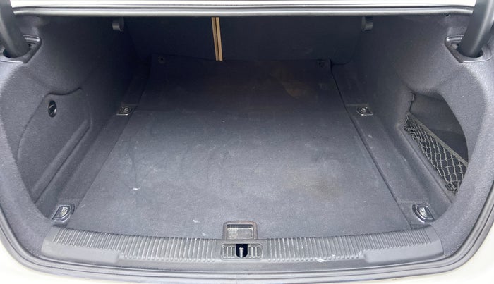 2015 Audi A6 2.0 TDI TECHNOLOGY, Diesel, Automatic, 77,736 km, Boot Inside