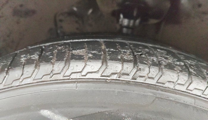 2021 Hyundai NEW I20 ASTA 1.2 AT, Petrol, Automatic, 68,742 km, Left Front Tyre Tread