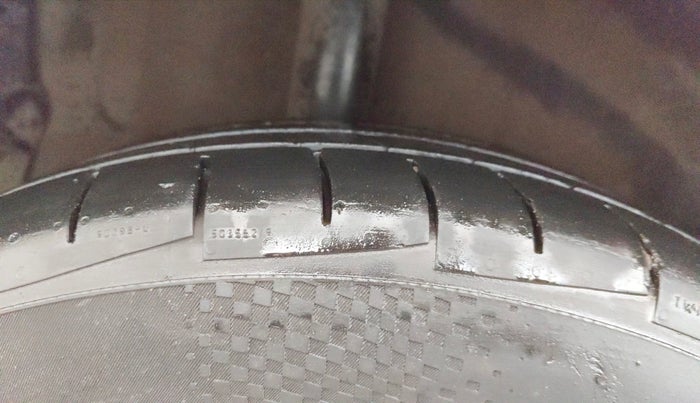 2021 Hyundai NEW I20 ASTA 1.2 AT, Petrol, Automatic, 68,742 km, Right Rear Tyre Tread