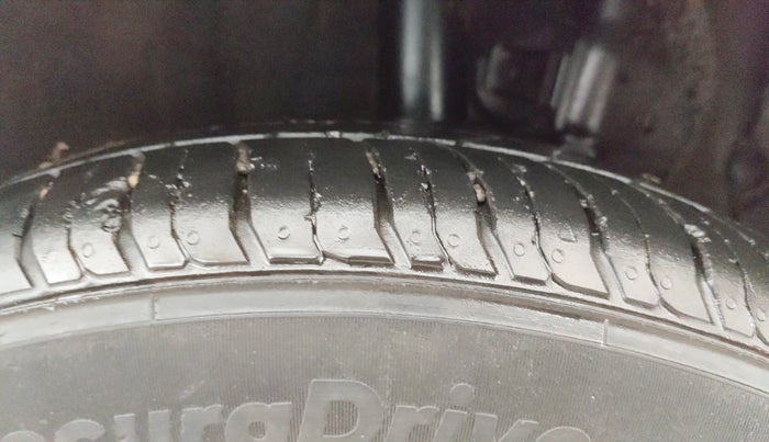 2021 Hyundai NEW I20 ASTA 1.2 AT, Petrol, Automatic, 68,742 km, Left Rear Tyre Tread