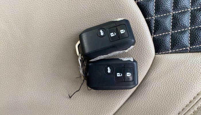 2019 Maruti Dzire ZXI, Petrol, Manual, 34,192 km, Key Close Up