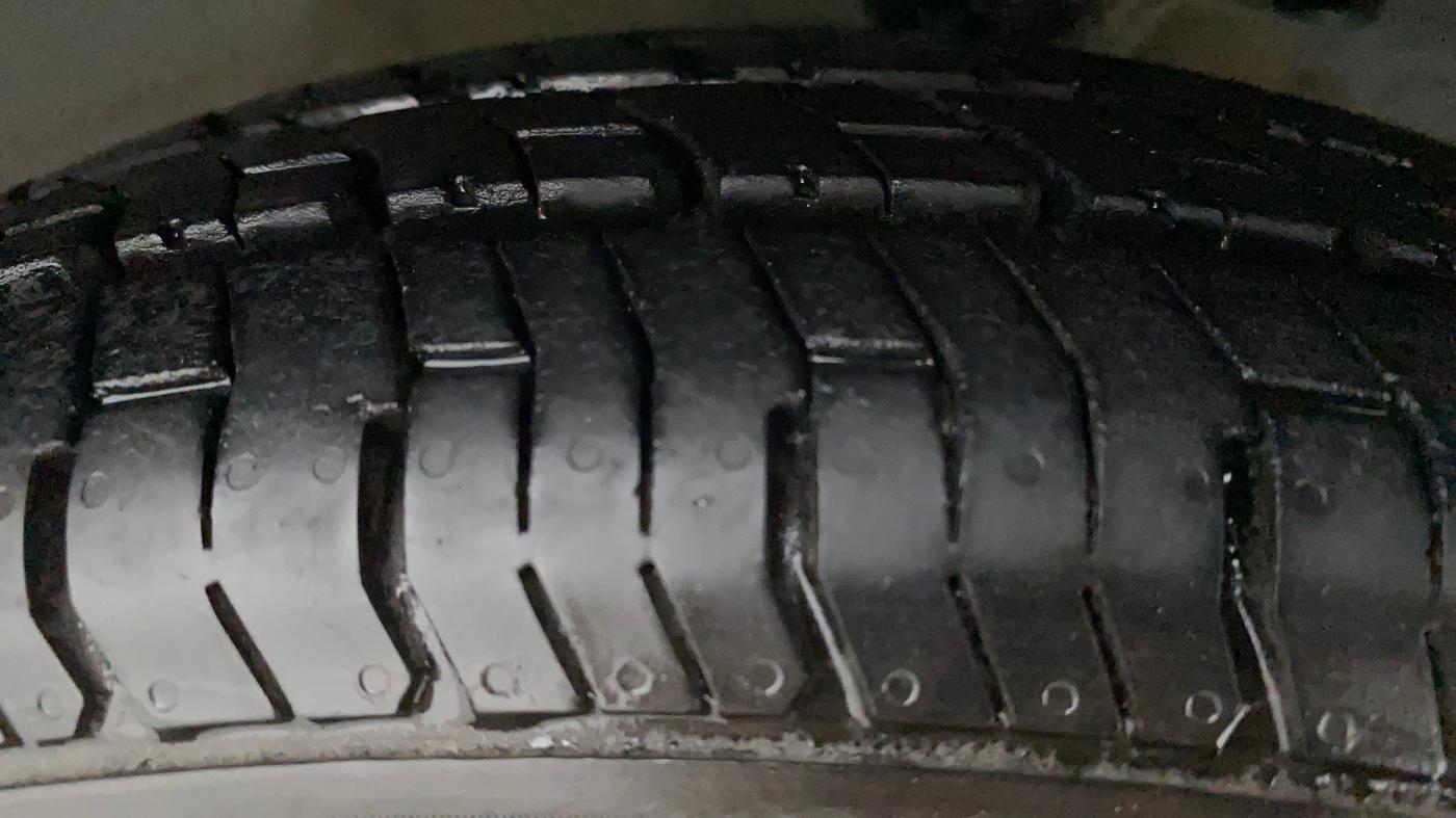 2012 Hyundai i10 SPORTZ 1.2 AT, Petrol, Automatic, 46,412 km, Right Front Tyre Tread