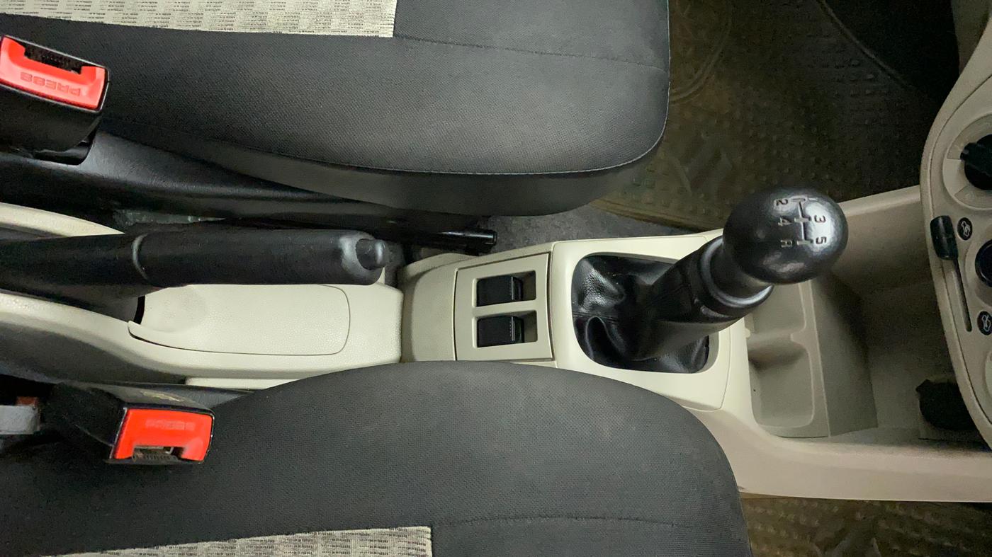 2019 Maruti Alto VXI, Petrol, Manual, 60,385 km, Gear Lever
