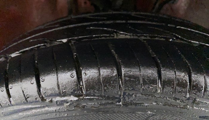 2019 Maruti Alto VXI, Petrol, Manual, 60,385 km, Right Front Tyre Tread