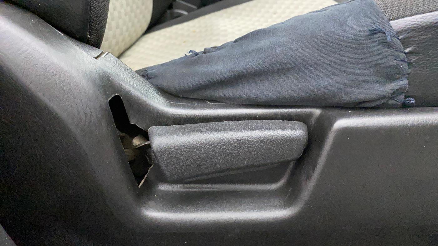2019 Maruti Alto VXI, Petrol, Manual, 60,385 km, Driver Side Adjustment Panel