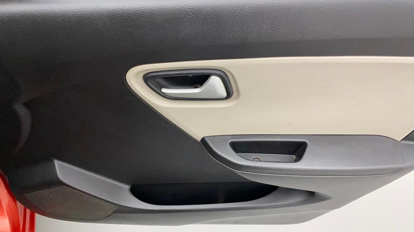 2019 Maruti Alto VXI, Petrol, Manual, 60,385 km, Driver Side Door Panels Control