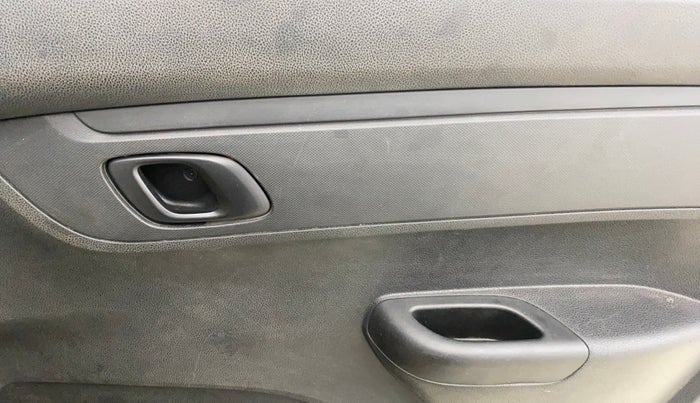 2017 Renault Kwid RXT 1.0 AMT (O), Petrol, Automatic, 13,156 km, Driver Side Door Panels Control