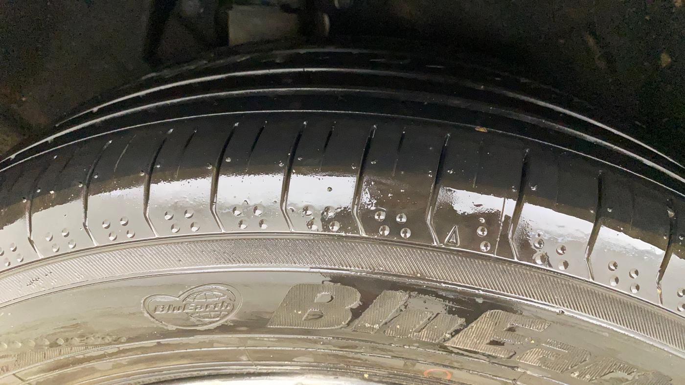 2021 Mahindra XUV700 AX 7 LUXURY D AT 7 STR, Diesel, Automatic, 99,868 km, Right Rear Tyre Tread