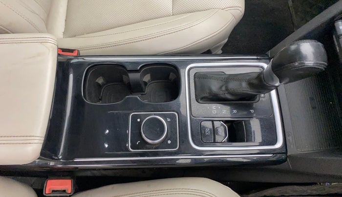 2021 Mahindra XUV700 AX 7 LUXURY D AT 7 STR, Diesel, Automatic, 1,00,162 km, Gear Lever