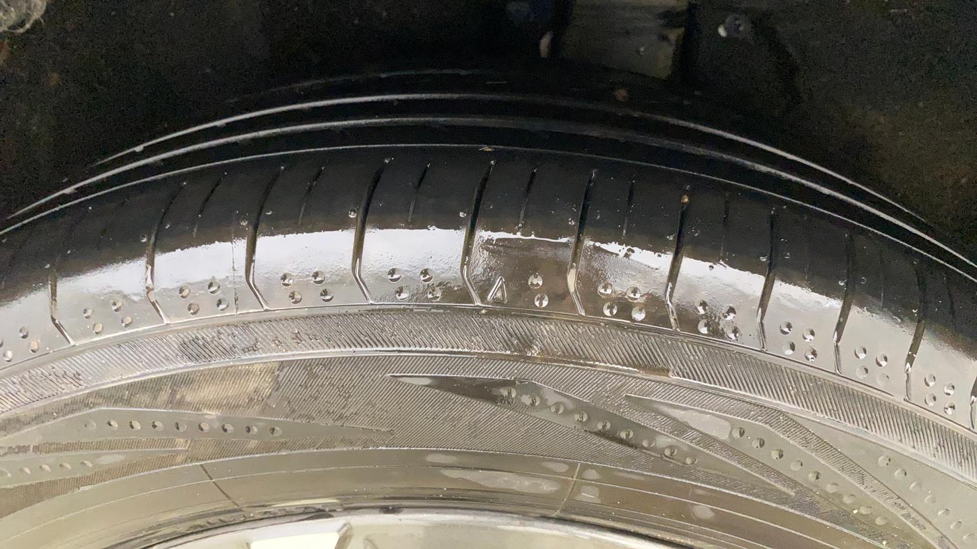 2021 Mahindra XUV700 AX 7 LUXURY D AT 7 STR, Diesel, Automatic, 99,868 km, Left Rear Tyre Tread