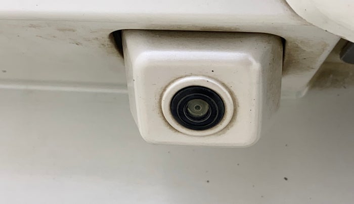 2021 Mahindra XUV700 AX 7 LUXURY D AT 7 STR, Diesel, Automatic, 1,00,162 km, Parking Camera