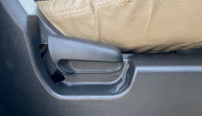 2016 Maruti Wagon R 1.0 VXI, Petrol, Manual, 59,511 km, Driver Side Adjustment Panel