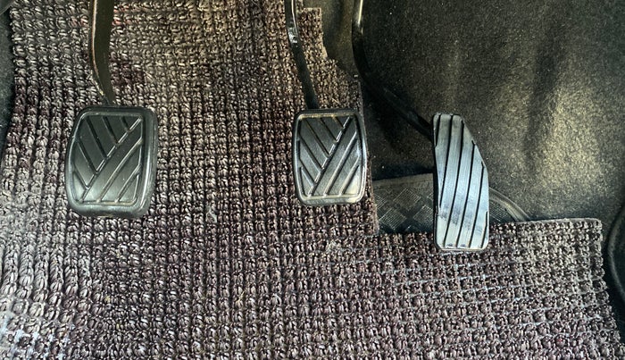 2016 Maruti Wagon R 1.0 VXI, Petrol, Manual, 59,511 km, Pedals