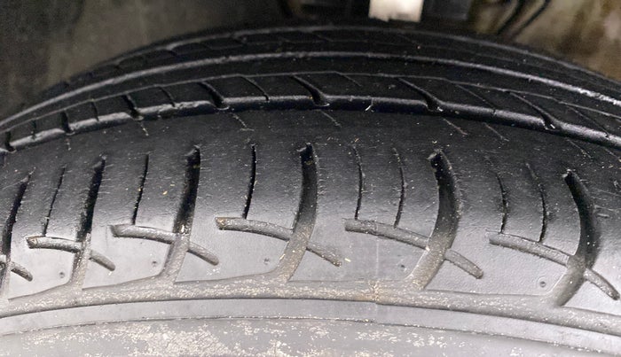 2019 Volkswagen Ameo Trendline 1.0, Petrol, Manual, 13,942 km, Left Front Tyre Tread