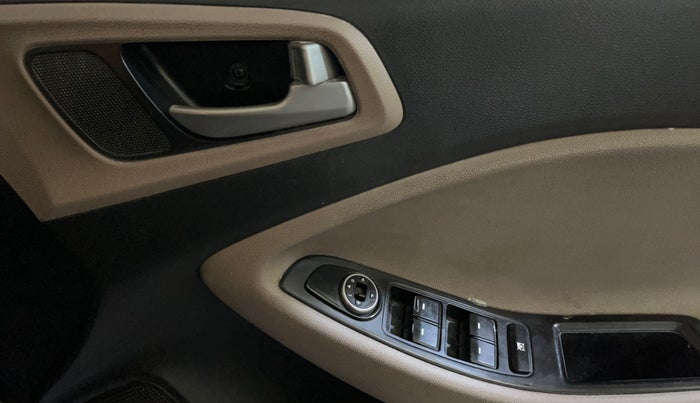 2017 Hyundai Elite i20 MAGNA EXECUTIVE 1.2, Petrol, Manual, 1,06,800 km, Driver Side Door Panels Control