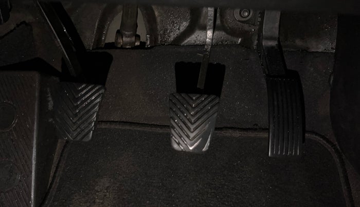 2017 Hyundai Elite i20 MAGNA EXECUTIVE 1.2, Petrol, Manual, 1,06,800 km, Pedals