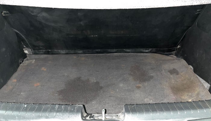 2017 Hyundai Elite i20 MAGNA EXECUTIVE 1.2, Petrol, Manual, 1,06,800 km, Boot Inside