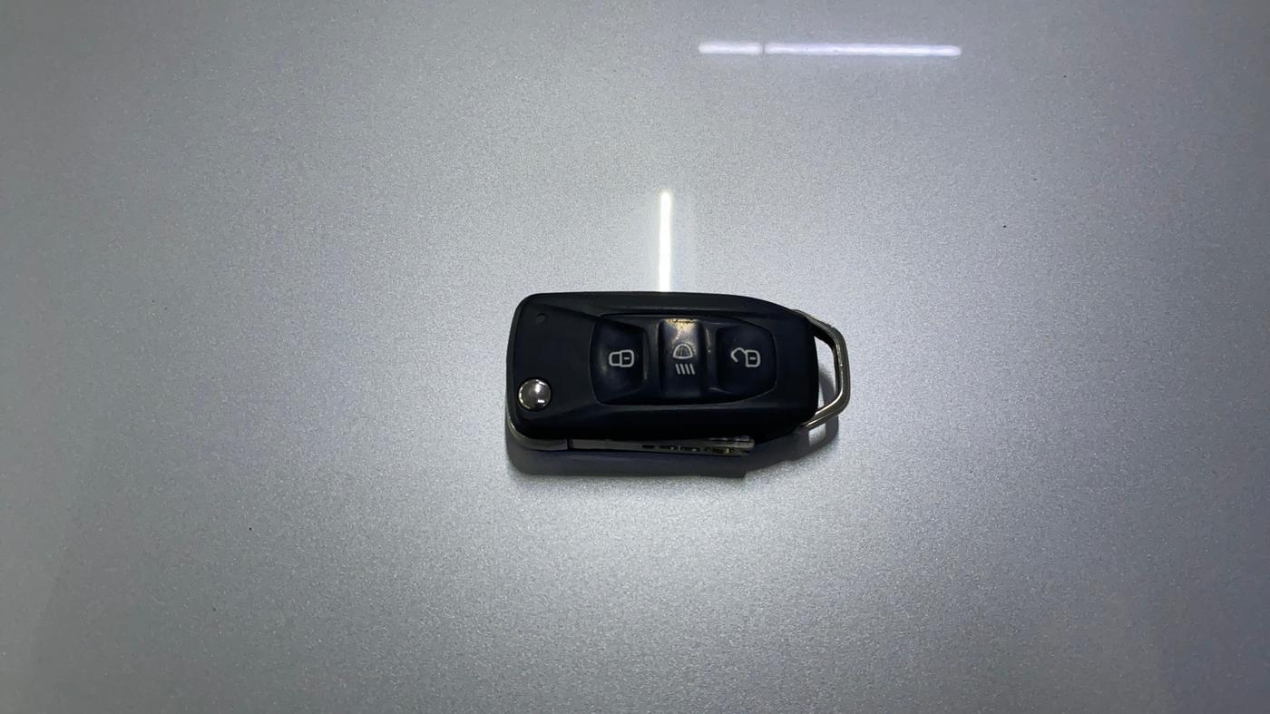 2018 Tata NEXON XT DIESEL, Diesel, Manual, 70,648 km, Key Close Up
