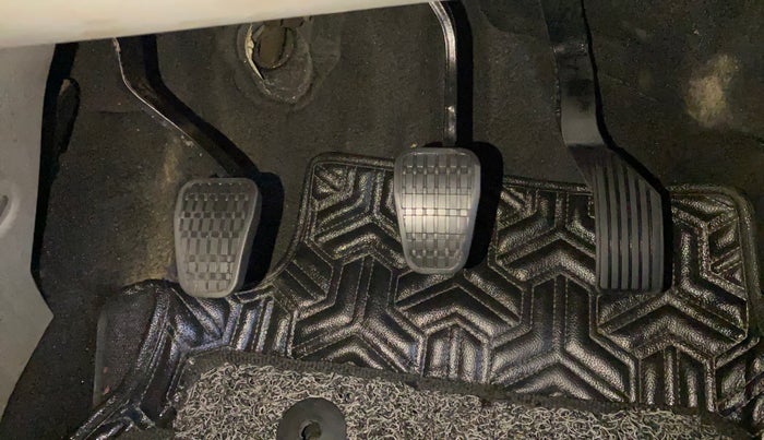 2018 Tata NEXON XT DIESEL, Diesel, Manual, 70,648 km, Pedals