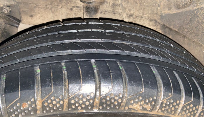 2018 Tata NEXON XT DIESEL, Diesel, Manual, 70,648 km, Right Rear Tyre Tread