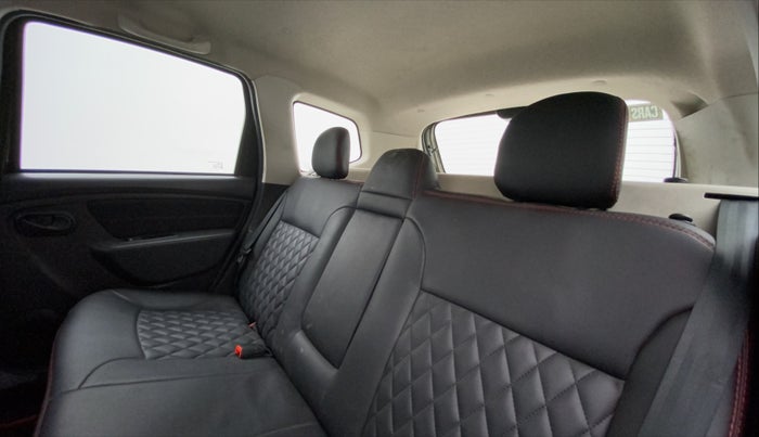 2018 Renault Duster RXS CVT, Petrol, Automatic, 17,139 km, Right Side Rear Door Cabin
