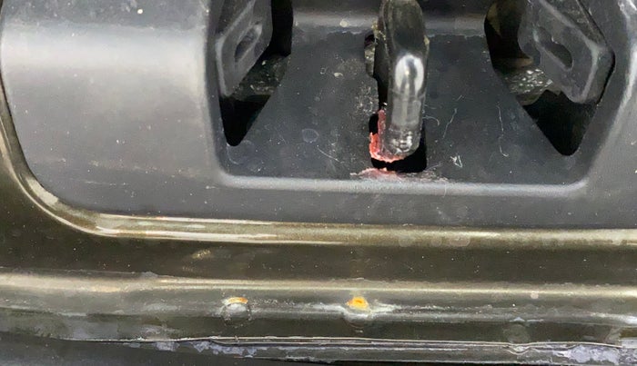 2018 Renault Duster RXS CVT, Petrol, Automatic, 17,139 km, Dicky (Boot door) - Minor rust Inside Panel