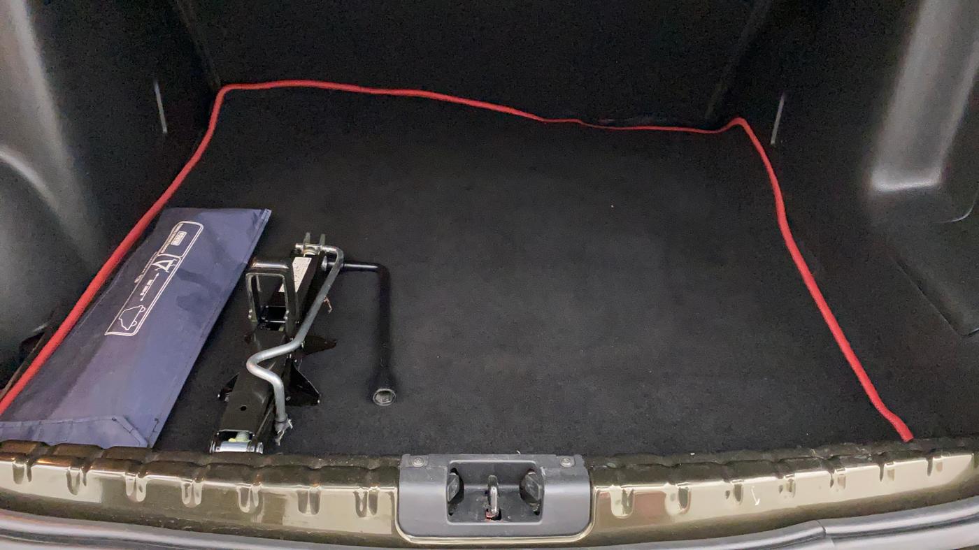 2018 Renault Duster RXS CVT, Petrol, Automatic, 17,139 km, Boot Inside