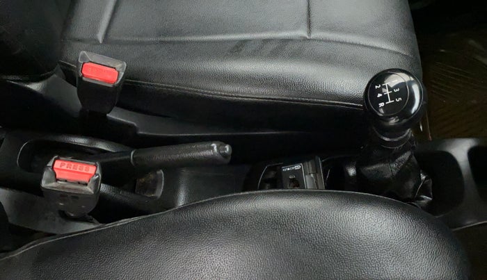 2014 Maruti Wagon R 1.0 LXI, Petrol, Manual, 1,20,834 km, Gear Lever