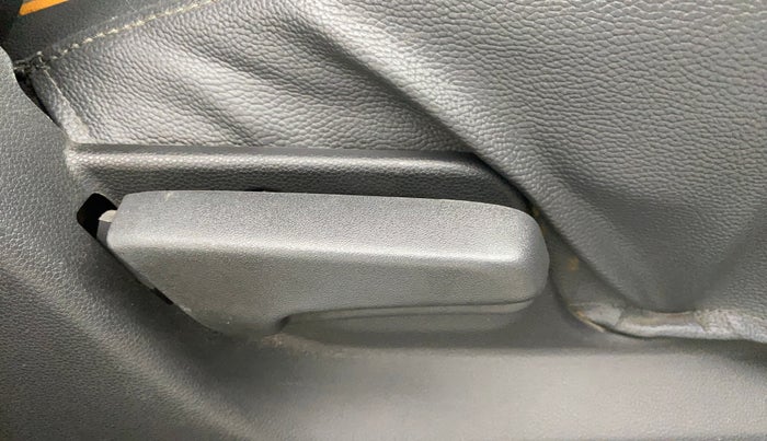 2014 Maruti Ritz VDI, Diesel, Manual, 38,170 km, Driver Side Adjustment Panel