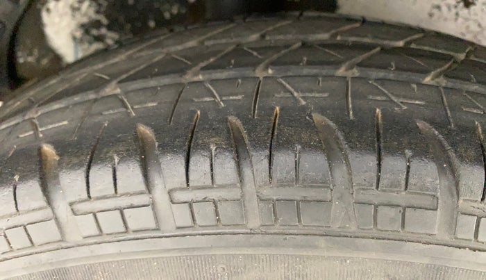 2014 Maruti Ritz VDI, Diesel, Manual, 38,170 km, Right Rear Tyre Tread