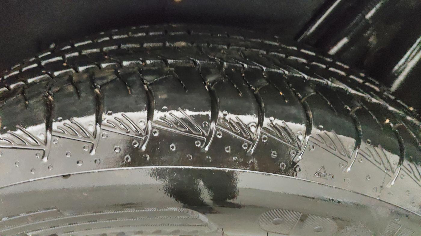 2018 Mahindra MARAZZO M8 7 STR, Diesel, Manual, 1,15,572 km, Left Rear Tyre Tread