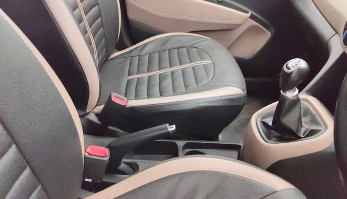 2016 Hyundai Grand i10 SPORTZ 1.2 KAPPA VTVT, Petrol, Manual, 1,06,696 km, Gear Lever