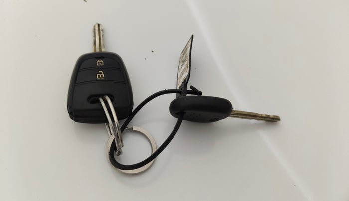 2016 Hyundai Grand i10 SPORTZ 1.2 KAPPA VTVT, Petrol, Manual, 1,06,696 km, Key Close Up