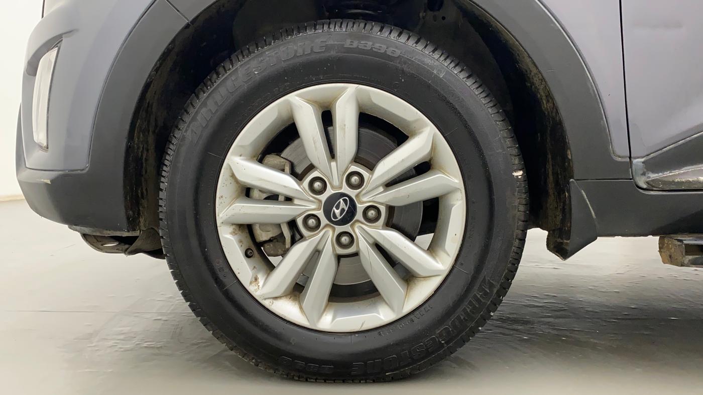 2017 Hyundai Creta SX PLUS 1.6 PETROL, Petrol, Manual, 1,05,384 km, Left Front Wheel