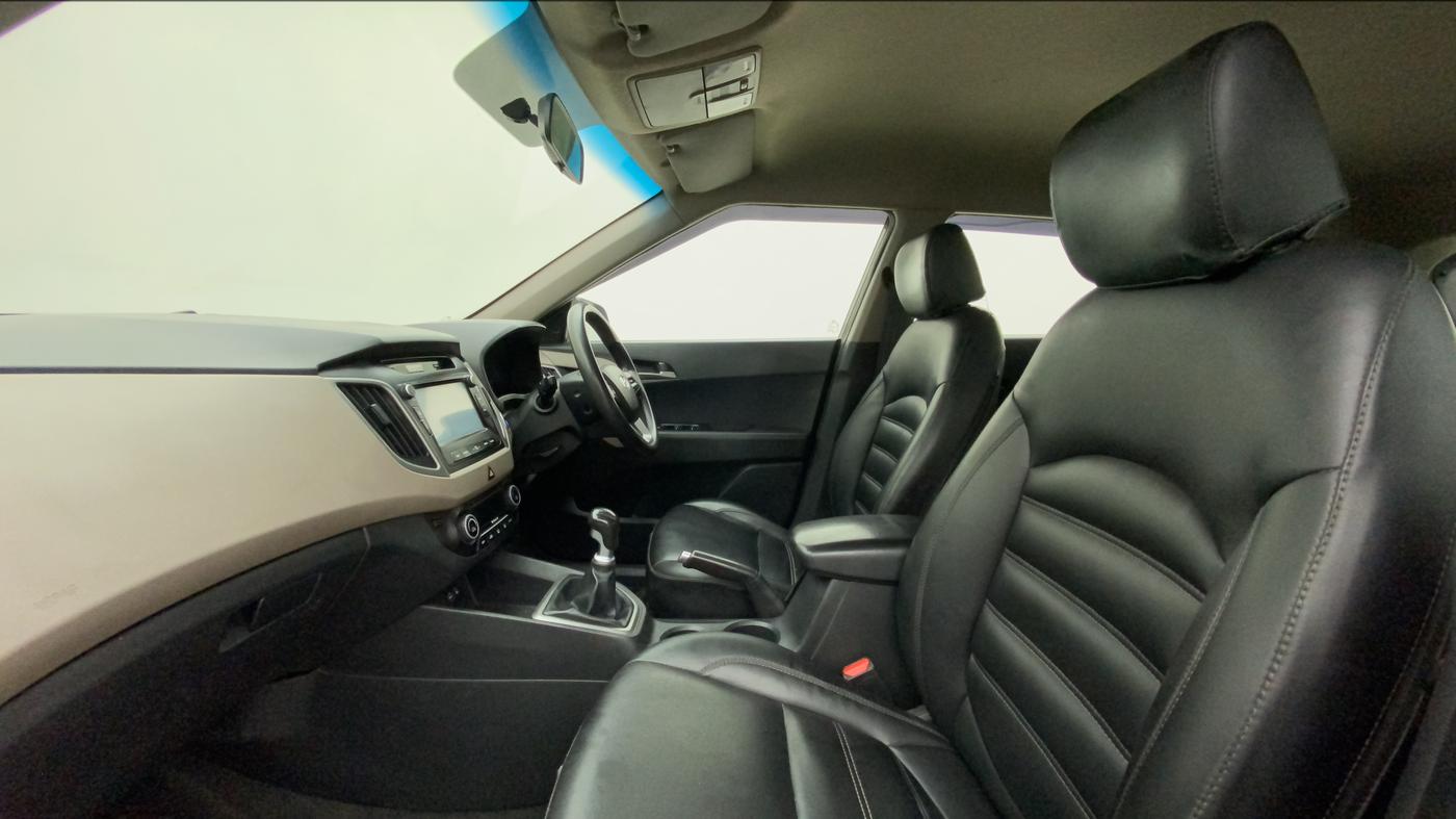 2017 Hyundai Creta SX PLUS 1.6 PETROL, Petrol, Manual, 1,05,384 km, Right Side Front Door Cabin