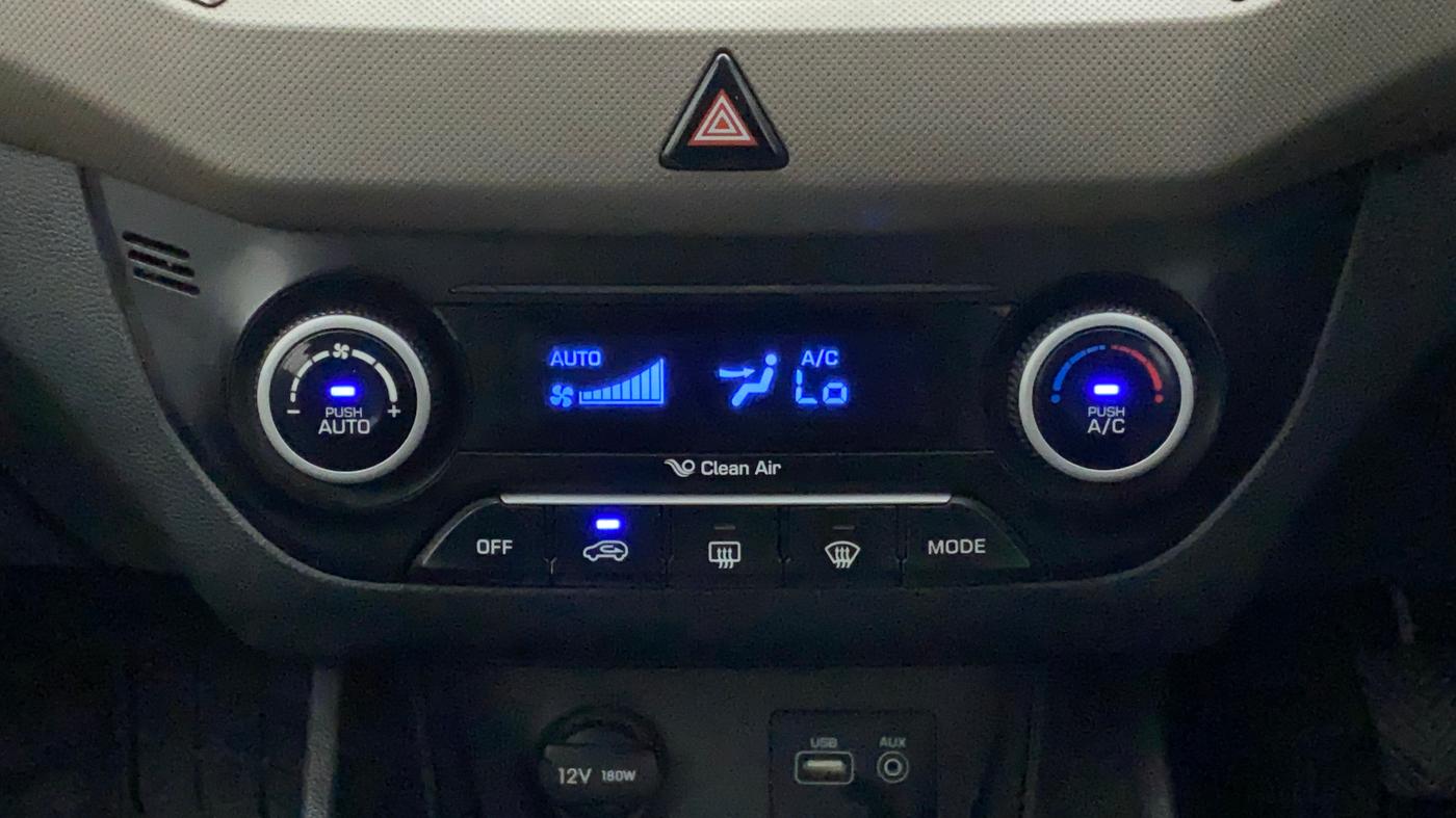 2017 Hyundai Creta SX PLUS 1.6 PETROL, Petrol, Manual, 1,05,384 km, Automatic Climate Control