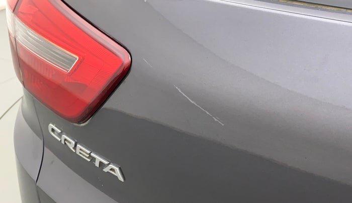 2017 Hyundai Creta SX PLUS 1.6 PETROL, Petrol, Manual, 1,05,384 km, Dicky (Boot door) - Minor scratches