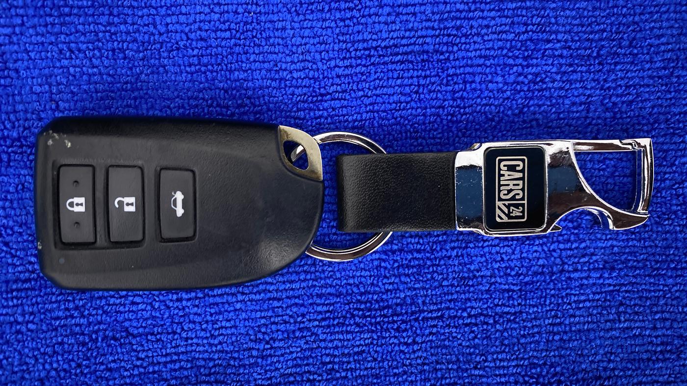 2018 Toyota YARIS VX CVT, Petrol, Automatic, 52,051 km, Key Close Up
