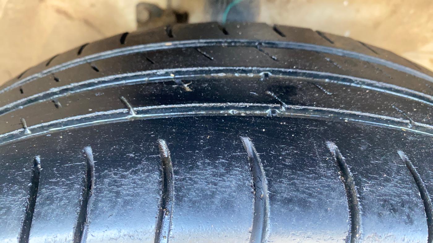 2014 Maruti Wagon R Stingray VXI, Petrol, Manual, 59,186 km, Right Front Tyre Tread