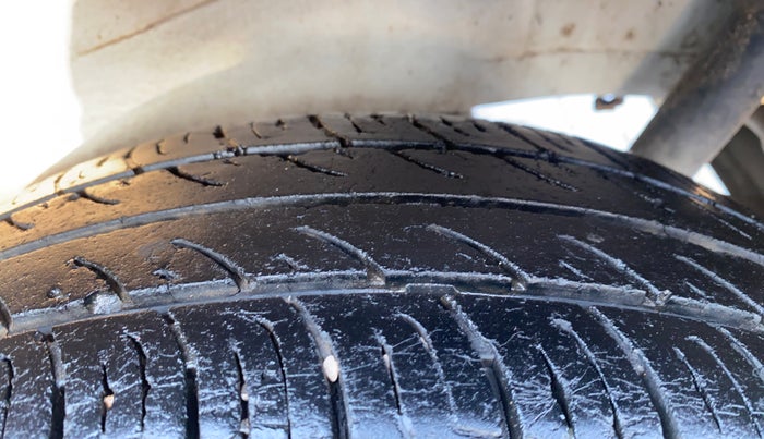 2014 Maruti Wagon R Stingray LXI (O), Petrol, Manual, 59,136 km, Left Rear Tyre Tread