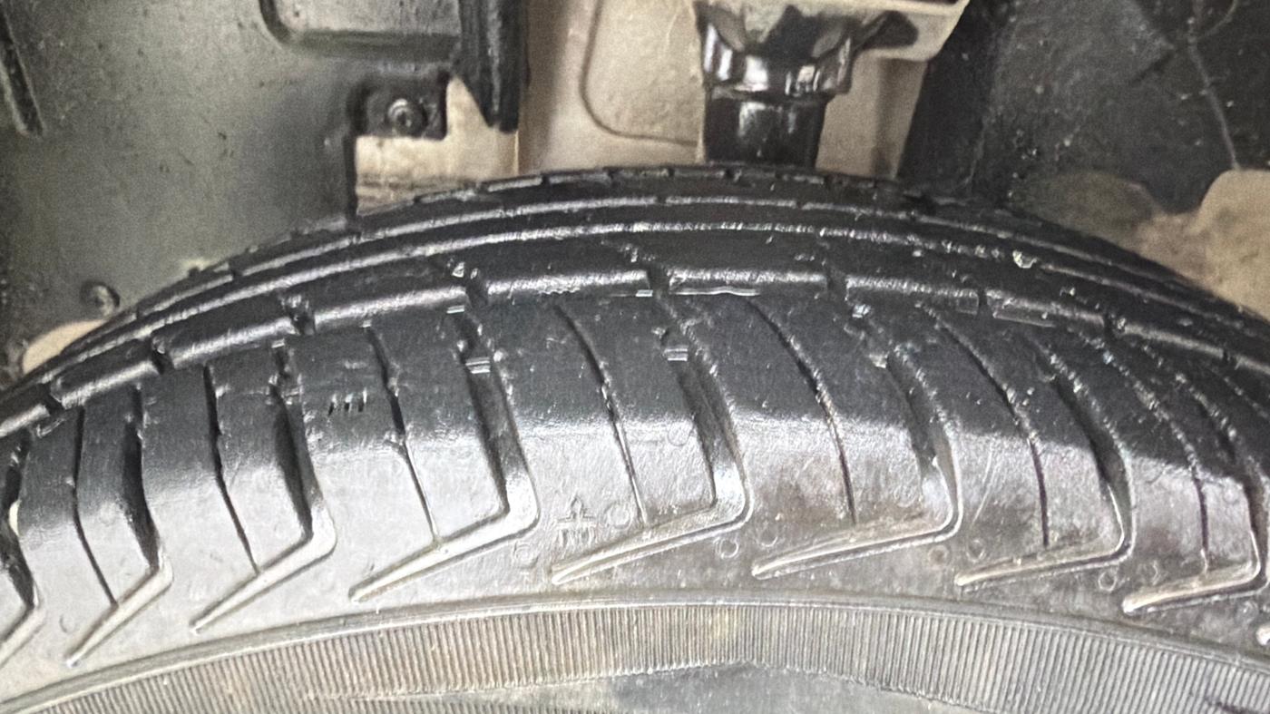 2018 Renault Kwid RXL 1.0 AMT, Petrol, Automatic, 38,346 km, Left Front Tyre Tread