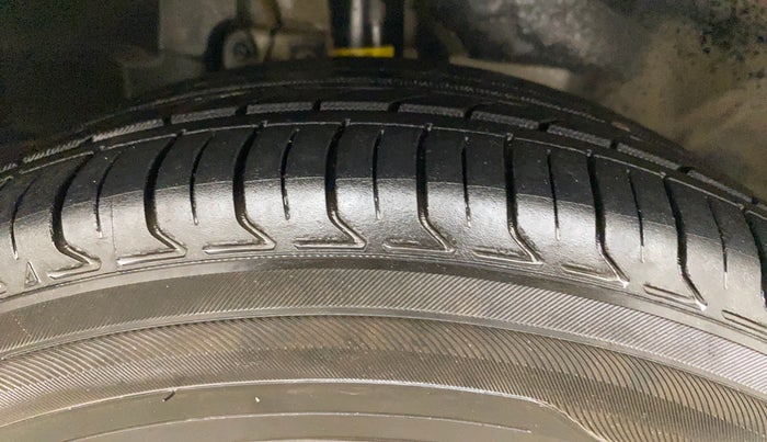 2019 Ford Ecosport TITANIUM 1.0L ECOBOOST SPORTS(SUNROOF), Petrol, Manual, 47,737 km, Right Front Tyre Tread