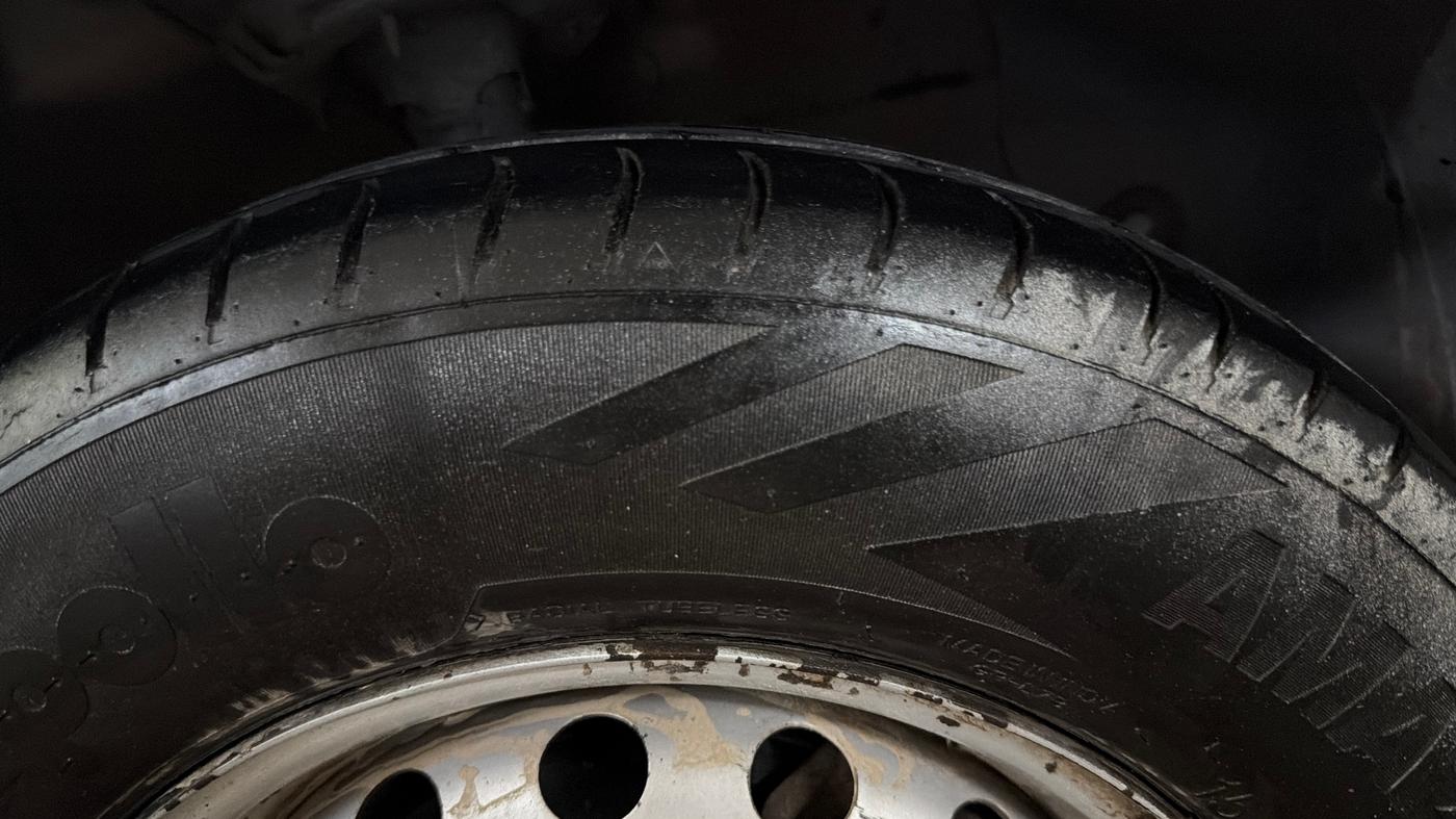 2021 Hyundai NEW SANTRO SPORTZ EXECUTIVE MT CNG, CNG, Manual, 1,12,799 km, Right Front Tyre Tread