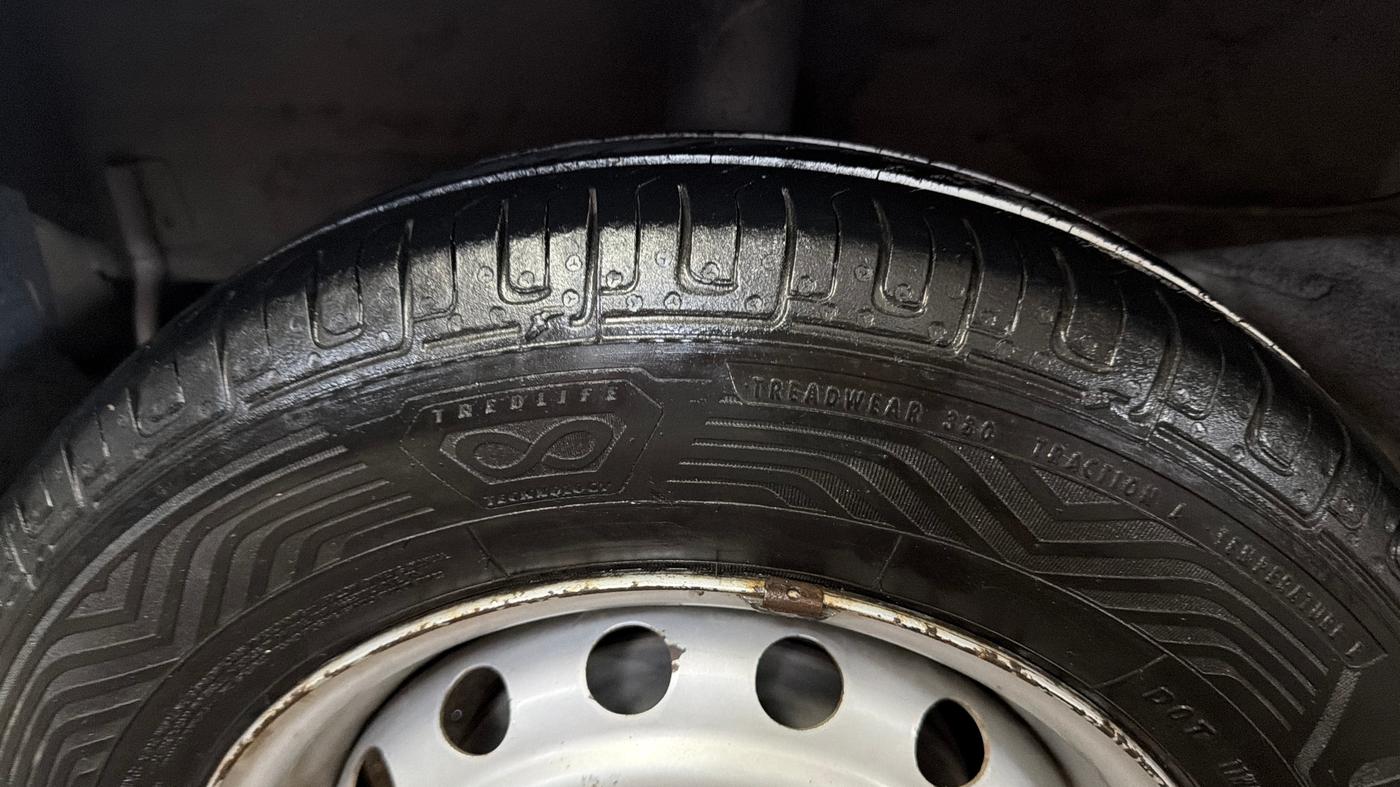 2021 Hyundai NEW SANTRO SPORTZ EXECUTIVE MT CNG, CNG, Manual, 1,12,799 km, Right Rear Tyre Tread