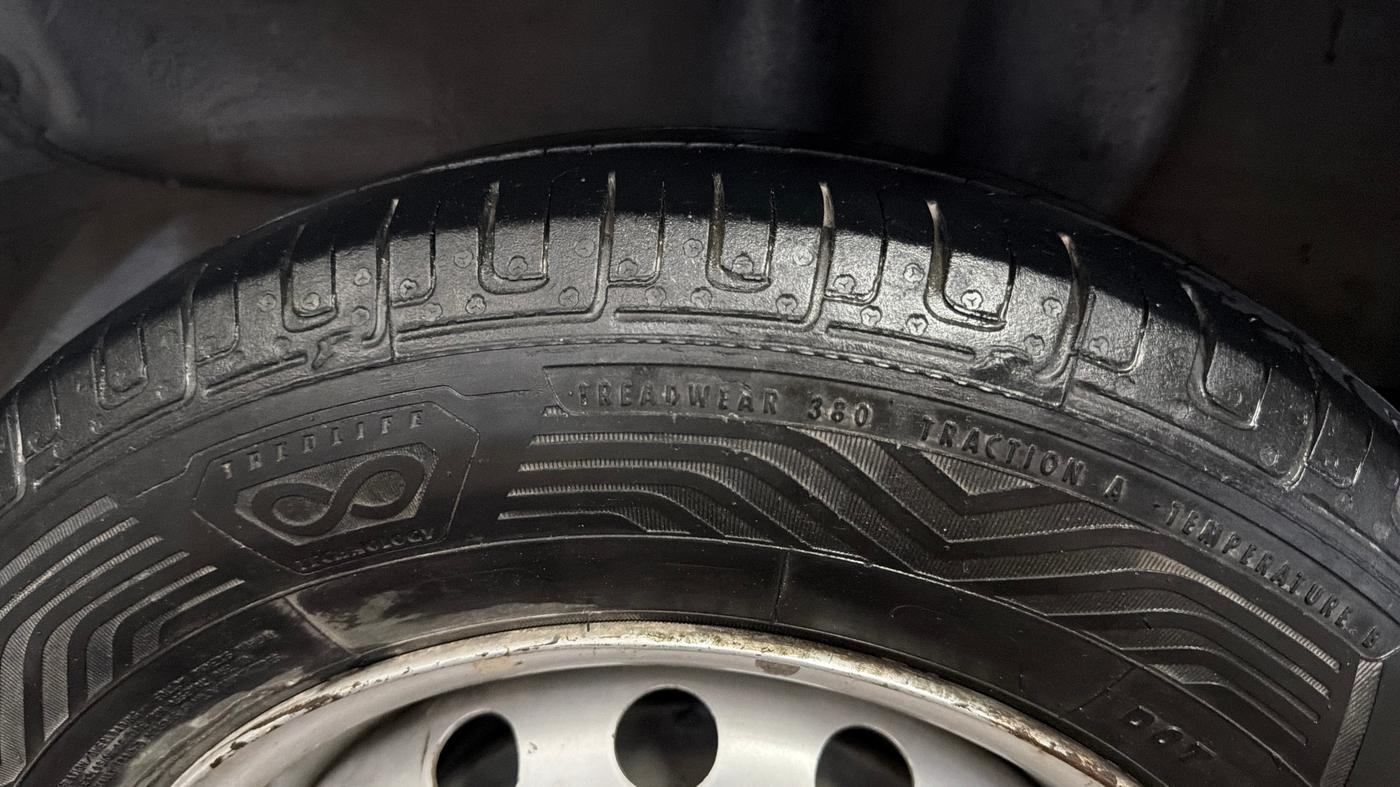 2021 Hyundai NEW SANTRO SPORTZ EXECUTIVE MT CNG, CNG, Manual, 1,12,799 km, Left Rear Tyre Tread