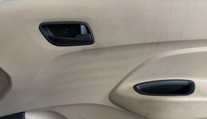 2021 Hyundai NEW SANTRO SPORTZ EXECUTIVE MT CNG, CNG, Manual, 1,12,799 km, Driver Side Door Panels Control