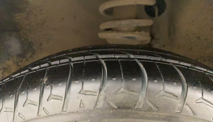 2016 Maruti Alto K10 VXI AMT, Petrol, Automatic, 38,957 km, Left Front Tyre Tread